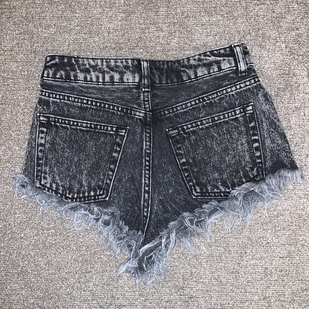 Topshop Shorts - Picture 2 of 6